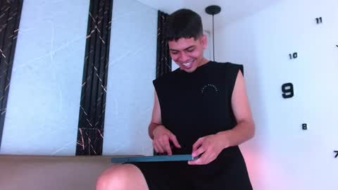 Alex Vanz online show from December 16, 2025, 11:26 am