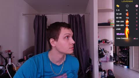 Alex WandHot online show from April 4, 2026, 5:38 am