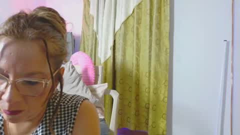Snapshot of alexa472 chatting on May 10, 2026, 4:06 am Alexa online show from May 10, 2026, 4:06 am
