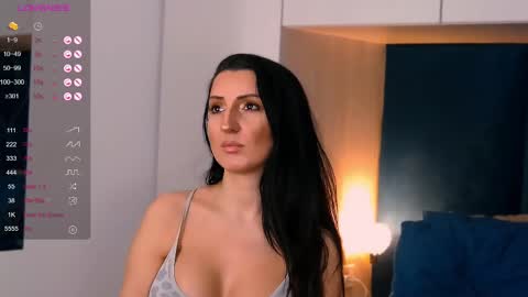 Snapshot of alexa_clarks chatting on March 5, 2025, 3:29 pm Alexa  online show from March 5, 2025, 3:29 pm
