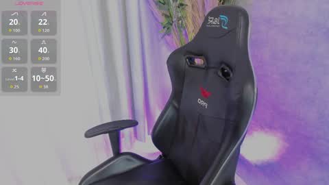 alexa_foxx27 online show from May 27, 2026, 7:33 pm