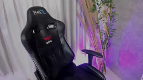 alexa_foxx27 online show from May 30, 2026, 7:33 pm