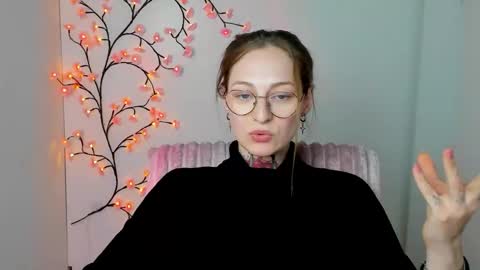 Snapshot of alexa_kittie chatting on April 7, 2026, 7:03 pm Alexa online show from April 7, 2026, 7:03 pm