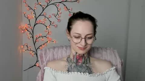 Snapshot of alexa_kittie chatting on April 18, 2026, 7:58 pm Alexa online show from April 18, 2026, 7:58 pm