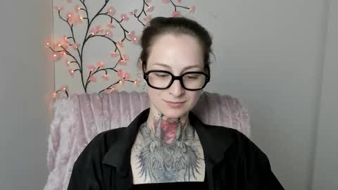 Snapshot of alexa_kittie chatting on May 21, 2026, 6:04 pm Alexa online show from May 21, 2026, 6:04 pm