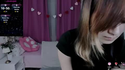 alexa_lexi online show from May 26, 2026, 10:44 am