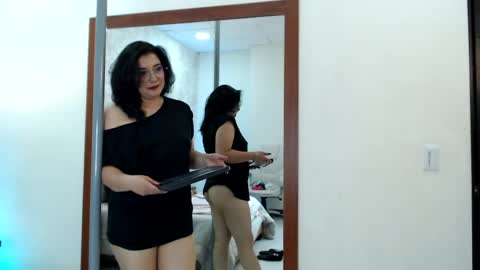 Snapshot of alexaa_sanz chatting on May 28, 2026, 5:54 pm Alexaa sanz online show from May 28, 2026, 5:54 pm