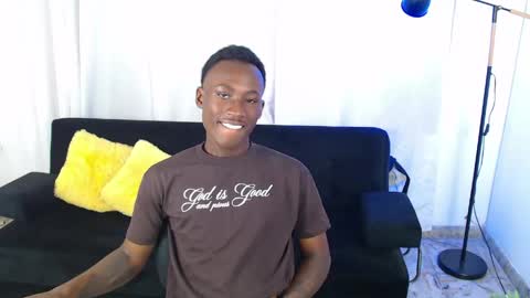 Snapshot of alexaandro18 chatting on May 23, 2026, 1:37 pm Alexandro online show from May 23, 2026, 1:37 pm