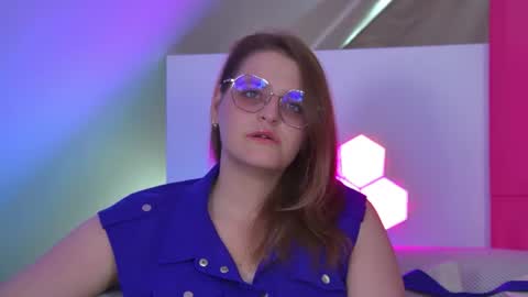 AlexaAvery online show from July 18, 2026, 6:39 am
