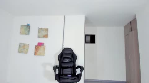 Snapshot of alexalovecastle1 chatting on January 31, 2025, 11:35 pm Alexandra Castillo online show from January 31, 2025, 11:35 pm