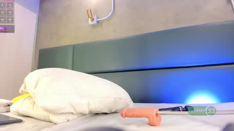 Alexa   online show from September 27, 2025, 9:53 pm