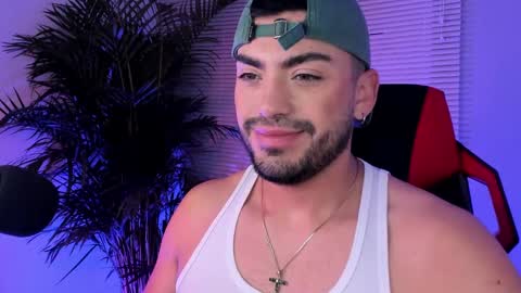 Snapshot of alexander_diiaz chatting on September 14, 2025, 12:10 am Alexander Diaz online show from September 14, 2025, 12:10 am