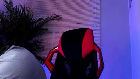 Snapshot of alexander_diiaz chatting on September 15, 2025, 10:48 am Alexander Diaz online show from September 15, 2025, 10:48 am