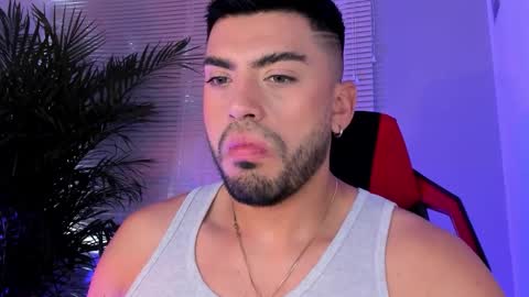 Snapshot of alexander_diiaz chatting on September 16, 2025, 12:50 pm Alexander Diaz online show from September 16, 2025, 12:50 pm