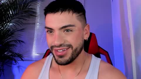 Snapshot of alexander_diiaz chatting on October 4, 2025, 12:58 pm Alexander Diaz online show from October 4, 2025, 12:58 pm