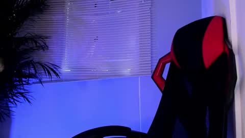 Snapshot of alexander_diiaz chatting on October 17, 2025, 8:33 pm Alexander Diaz online show from October 17, 2025, 8:33 pm