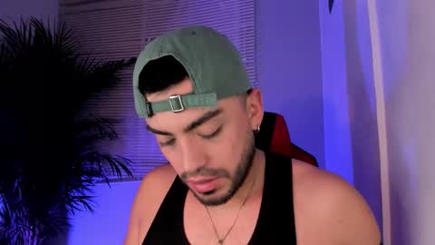 Snapshot of alexander_diiaz chatting on October 19, 2025, 12:22 am Alexander Diaz online show from October 19, 2025, 12:22 am