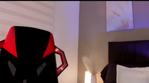 Snapshot of alexander_diiaz chatting on April 8, 2026, 1:11 pm Alexander Diaz online show from April 8, 2026, 1:11 pm