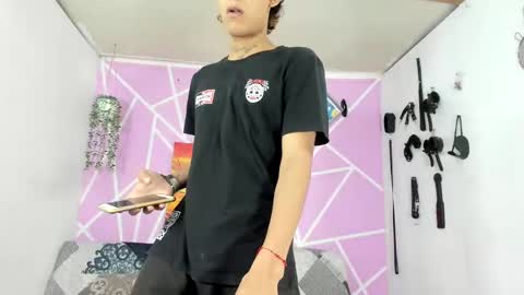 chicos hot online show from January 30, 2025, 7:15 pm