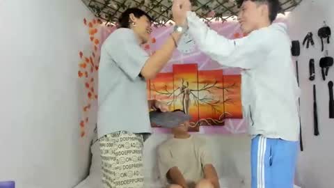 chicos hot online show from February 17, 2025, 7:10 pm