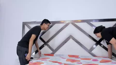 alexandmelyy online show from December 2, 2025, 12:32 pm