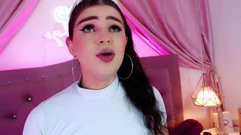 Snapshot of alexandra_evanz chatting on December 6, 2024, 11:00 am Alexandra Spellman online show from December 6, 2024, 11:00 am