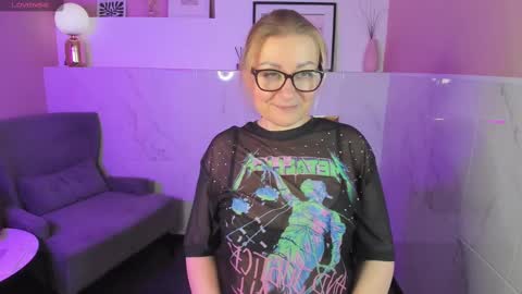 Snapshot of alexandra_kind chatting on February 23, 2025, 2:57 pm Alexandra online show from February 23, 2025, 2:57 pm