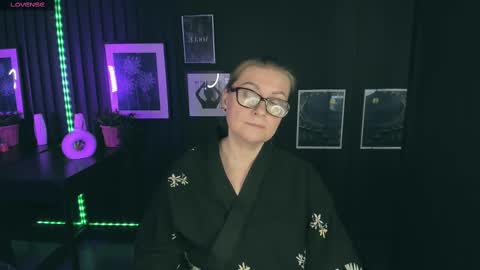 Snapshot of alexandra_kind chatting on February 28, 2025, 5:37 pm Alexandra online show from February 28, 2025, 5:37 pm