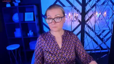 Snapshot of alexandra_kind chatting on March 3, 2025, 5:29 pm Alexandra online show from March 3, 2025, 5:29 pm