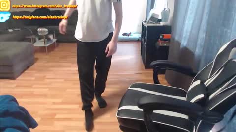 Alex online show from October 8, 2025, 2:14 pm