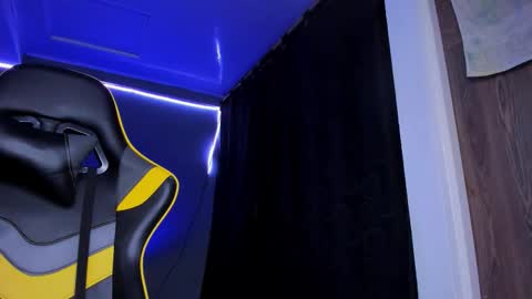 Snapshot of alexgiraldo__ chatting on November 14, 2025, 7:07 am alexgiraldo__ online show from November 14, 2025, 7:07 am