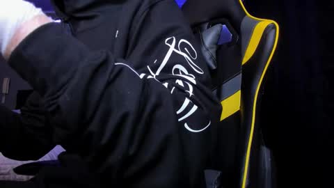 Snapshot of alexgiraldo__ chatting on November 24, 2025, 7:08 am alexgiraldo__ online show from November 24, 2025, 7:08 am