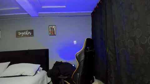 Snapshot of alexgiraldo__ chatting on December 1, 2025, 6:07 am alexgiraldo__ online show from December 1, 2025, 6:07 am