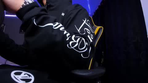 Snapshot of alexgiraldo__ chatting on December 4, 2025, 12:25 pm alexgiraldo__ online show from December 4, 2025, 12:25 pm