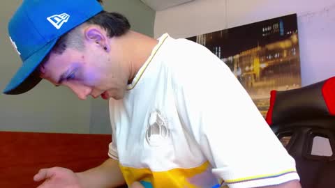 alexgiraldo__ online show from July 4, 2026, 12:22 pm