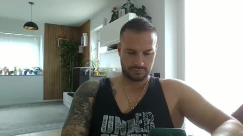 rey ale84 online show from October 27, 2025, 12:42 pm