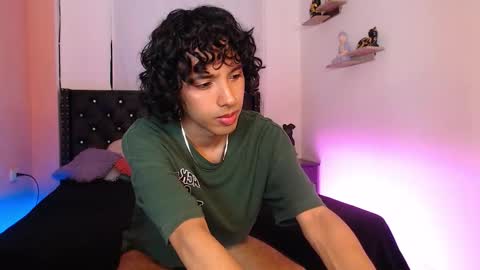 Snapshot of alexis21_ chatting on October 3, 2025, 7:22 pm Alexis online show from October 3, 2025, 7:22 pm