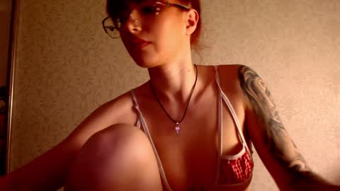 Snapshot of alexis_smit chatting on December 27, 2024, 9:22 pm Alexis online show from December 27, 2024, 9:22 pm