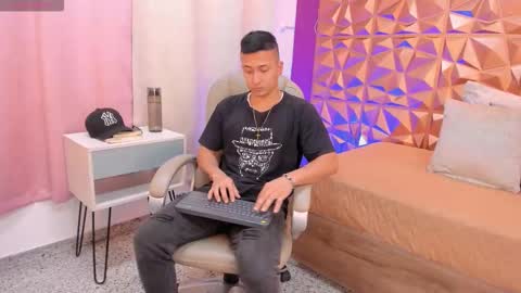 Snapshot of alexkiran chatting on March 19, 2026, 8:13 pm alexkiran online show from March 19, 2026, 8:13 pm