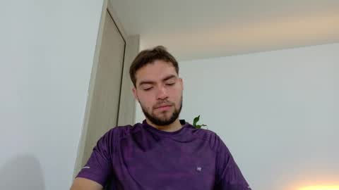 Snapshot of alextwunkk chatting on September 10, 2025, 12:43 am Alex online show from September 10, 2025, 12:43 am