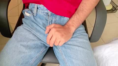 Snapshot of alextwunkk chatting on February 4, 2026, 12:55 pm Alex online show from February 4, 2026, 12:55 pm