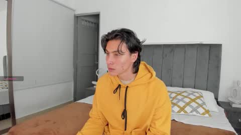 Snapshot of alexxander_hall chatting on October 12, 2025, 10:53 pm Alexxander Hall online show from October 12, 2025, 10:53 pm