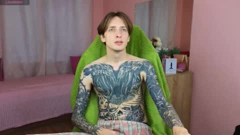 Snapshot of alexxone_ chatting on September 13, 2025, 12:38 pm Alex online show from September 13, 2025, 12:38 pm