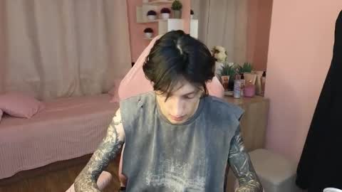 Snapshot of alexxone_ chatting on September 28, 2025, 12:21 pm Alex online show from September 28, 2025, 12:21 pm