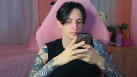 Snapshot of alexxone_ chatting on October 2, 2025, 12:12 pm Alex online show from October 2, 2025, 12:12 pm