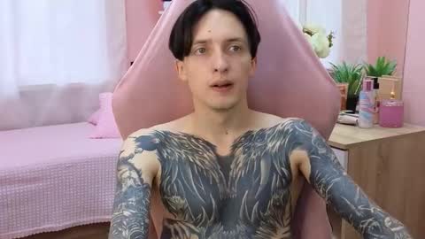 Snapshot of alexxone_ chatting on October 4, 2025, 9:07 am Alex online show from October 4, 2025, 9:07 am