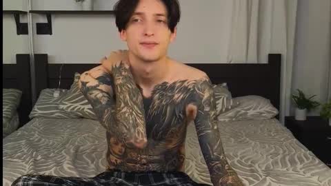 Snapshot of alexxone_ chatting on October 13, 2025, 12:16 pm Alex online show from October 13, 2025, 12:16 pm