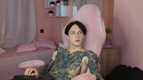 Snapshot of alexxone_ chatting on October 16, 2025, 4:30 pm Alex online show from October 16, 2025, 4:30 pm