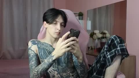 Snapshot of alexxone_ chatting on October 24, 2025, 2:35 pm Alex online show from October 24, 2025, 2:35 pm