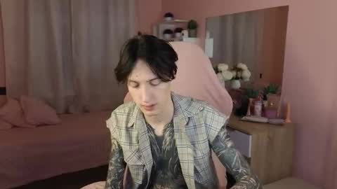 Snapshot of alexxone_ chatting on October 30, 2025, 12:17 pm Alex online show from October 30, 2025, 12:17 pm